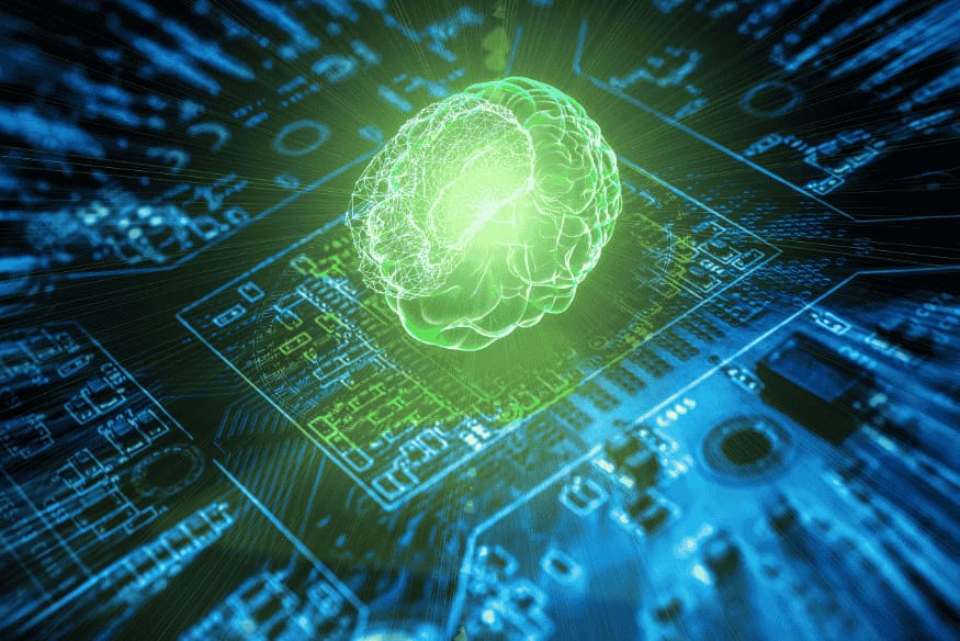 Cérebro digital brilhante sobre um chip de computador, simbolizando a aplicação da inteligência artificial em sistemas computacionais para astronomia.